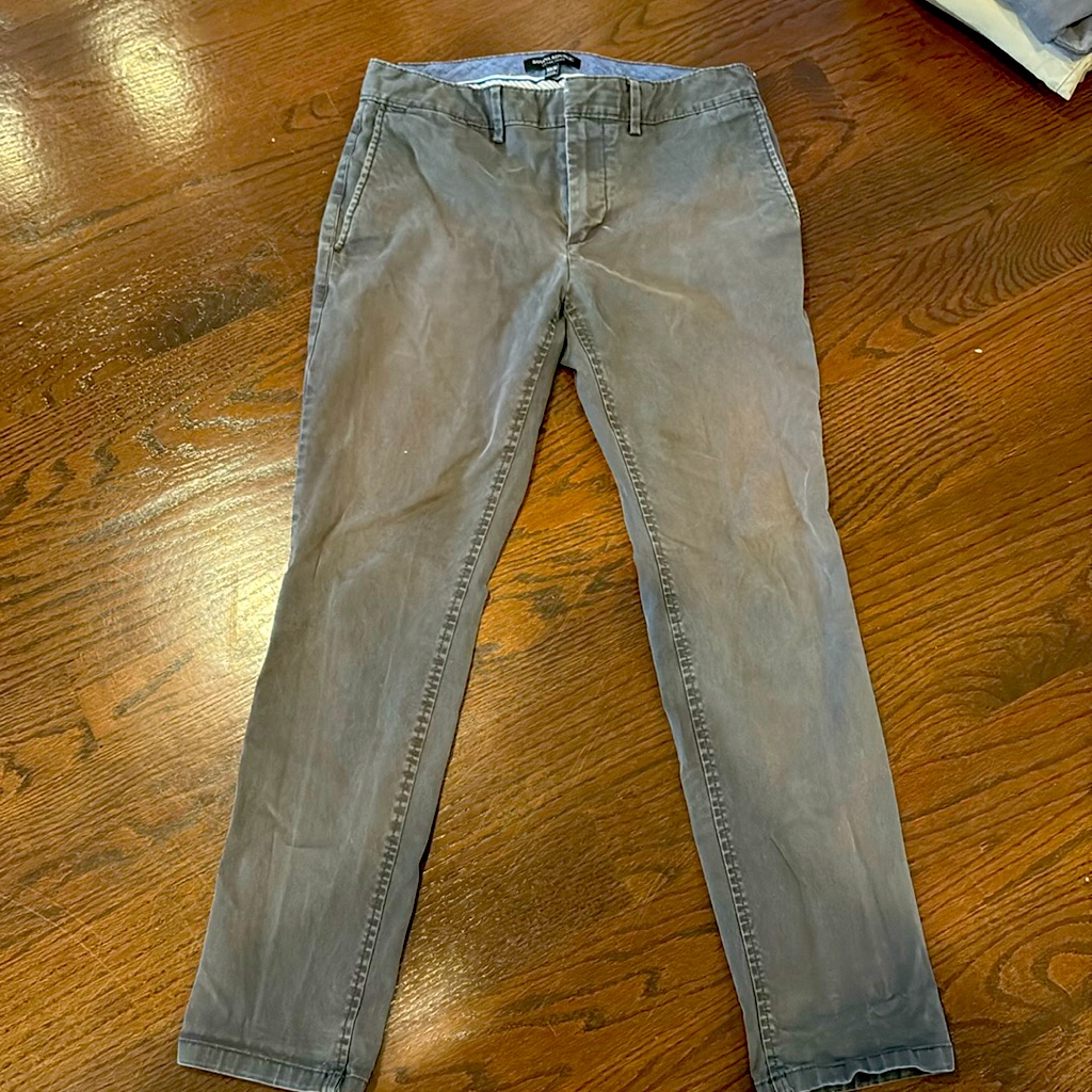 Banana Republic Fulton Chino. 30 W X 30 L